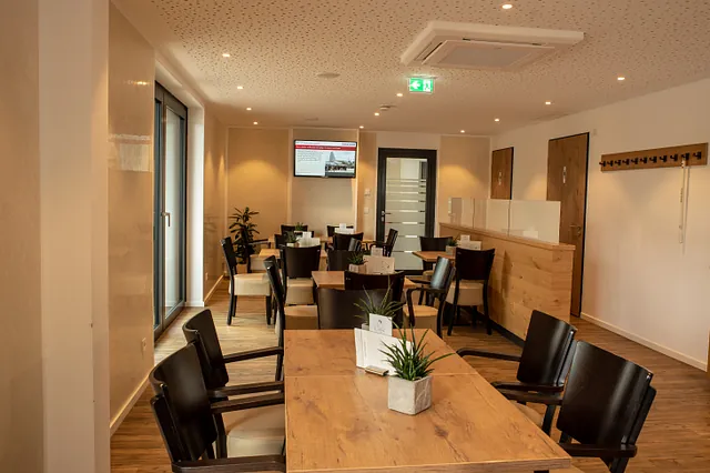 Gemeinschaft im Café am Haus Harmonie Gemeinschaft im Café am Haus Harmonie